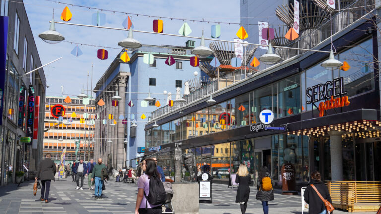 Nya färgglada Sergelgatan