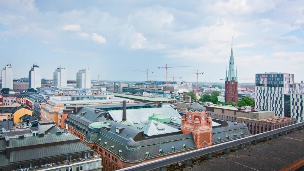 Stockholm city från ovan. Vy över takåsarna.